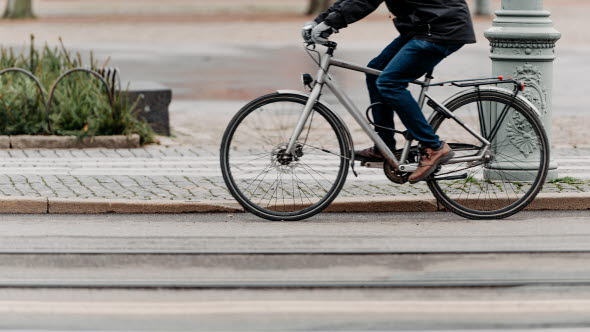 Cyklist under färd.
