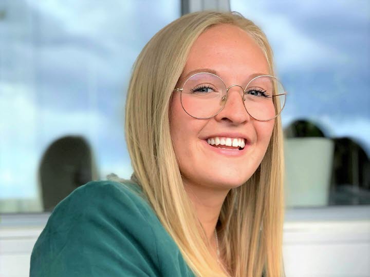 Personporträtt av kvinna.